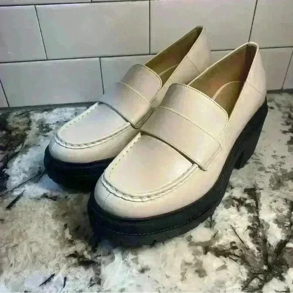 NWOB Michael Kors Women's Rocco Lug Sole Slip On Heeled Loafer - Picture 2 of 13